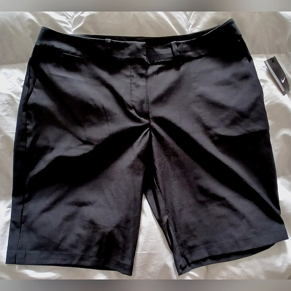 Nike golf flat front long leg Women's Black stretchy perfect shorts
